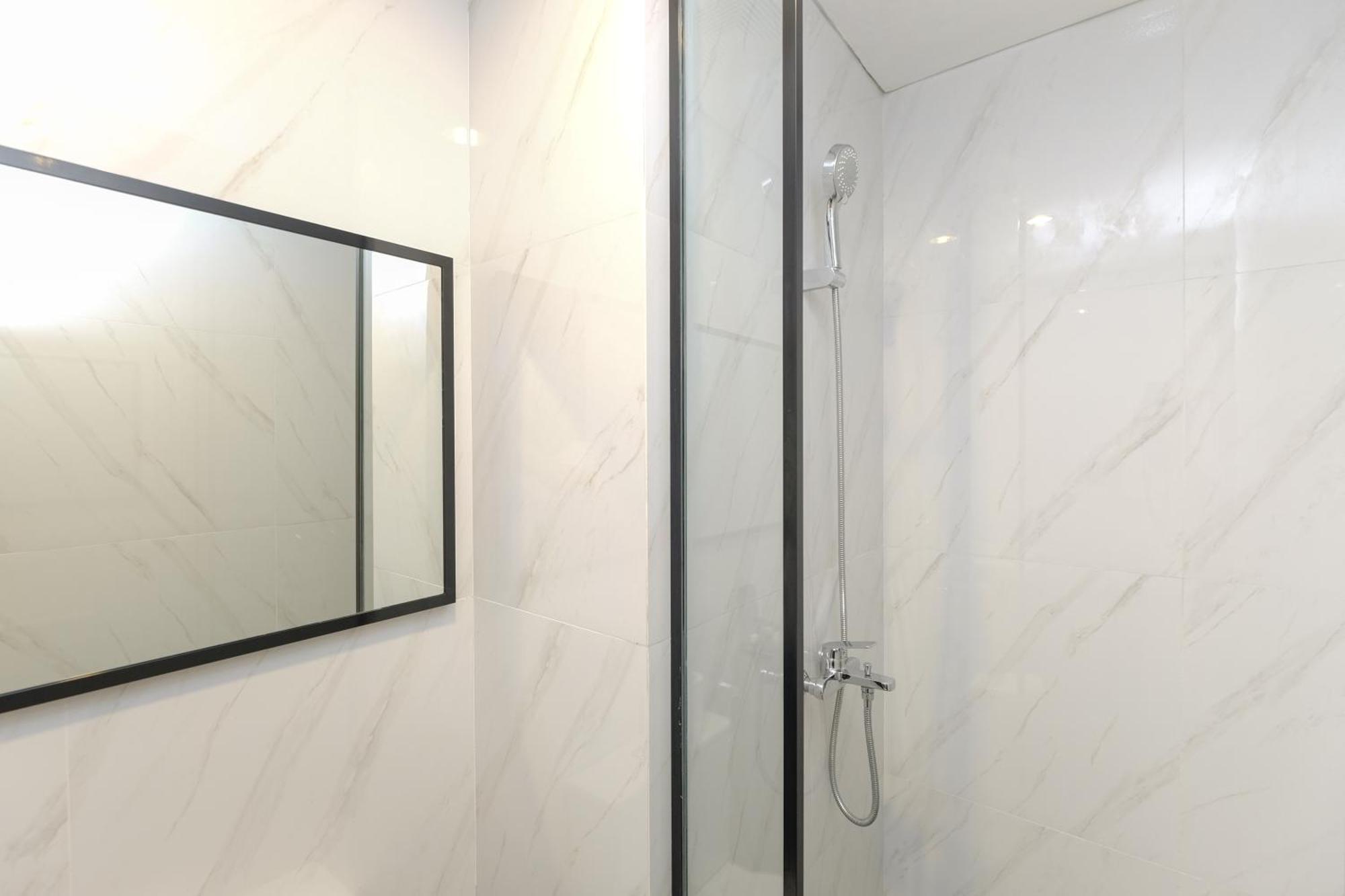 Comfort And Warm At Ciputra World 2 By Travelio Pangsapuri Jakarta
